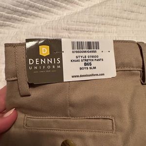 Dennis Uniform stretch khaki pant. 6slim. NWT
